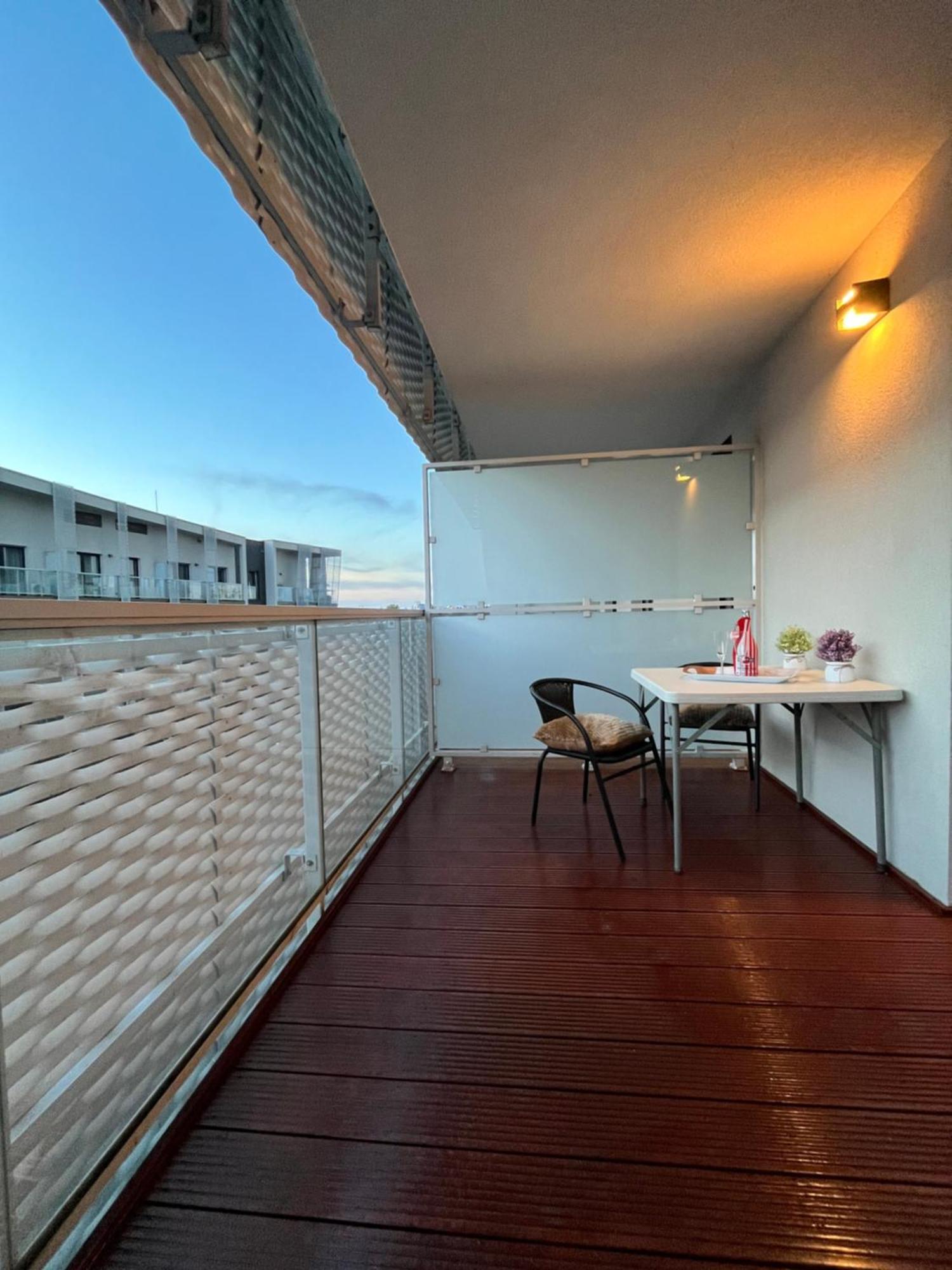 Family House By The River Odra -Panoramic Terrace - 3Room Apartment With 2 Separate Bedrooms And 2 Balconies By Wroapart-Pl- Perfect For Family & Business Stays Breslavia Exterior foto